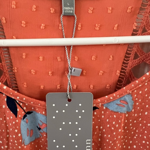 Daniel Rainn sleeveless top - Picture 2 of 4